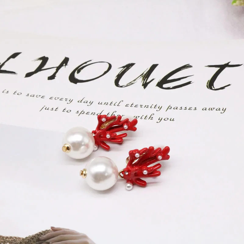 

Red Enamel Pearl Charm Sweet Clip Earring