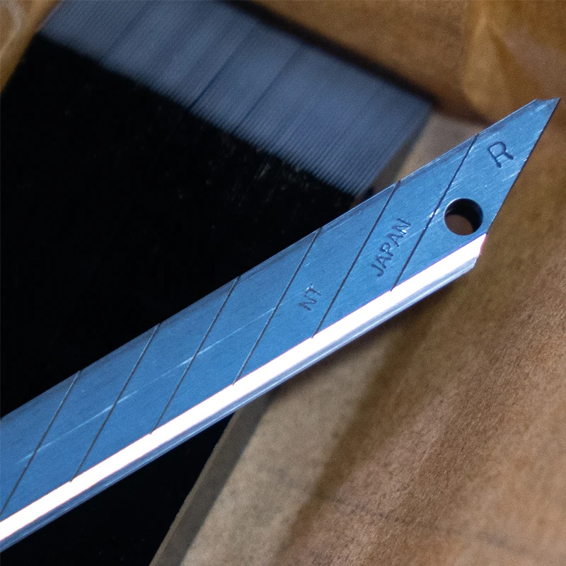 Резак NT BD-2000 30 черное лезвие 9 мм промышленное из фольги 100 шт.