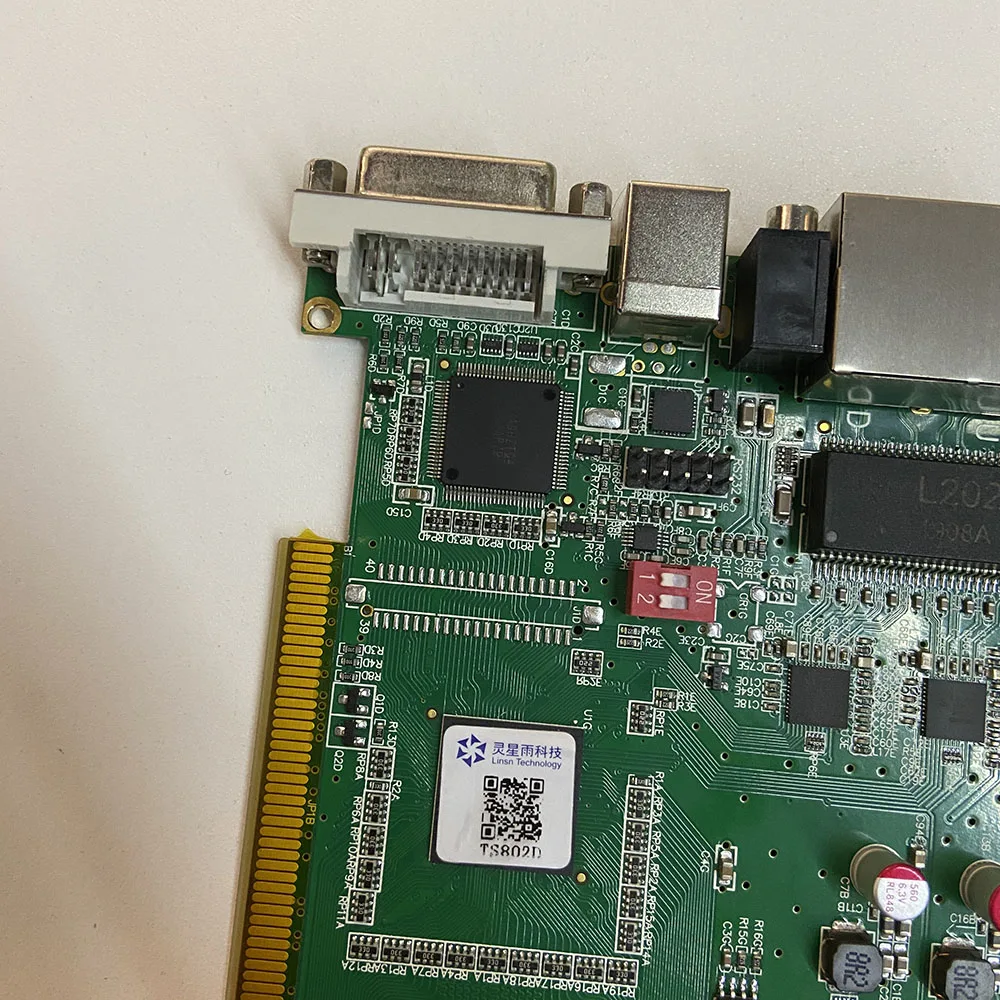 Linsn TS802D полноцветный rgb светодиодный дисплей TS802 отправка карты светодиодный контроль поддержка полноцветный Одноцветный или двухцветный СВЕТОДИОДНЫЙ дисплей