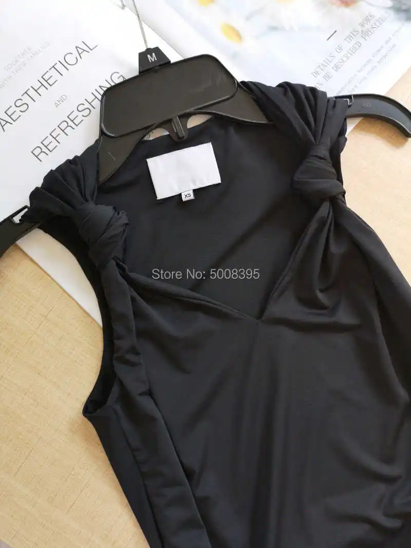 

Black one piece V-neck Straps with Knot Sleeveless 1 PIECE Swimwear