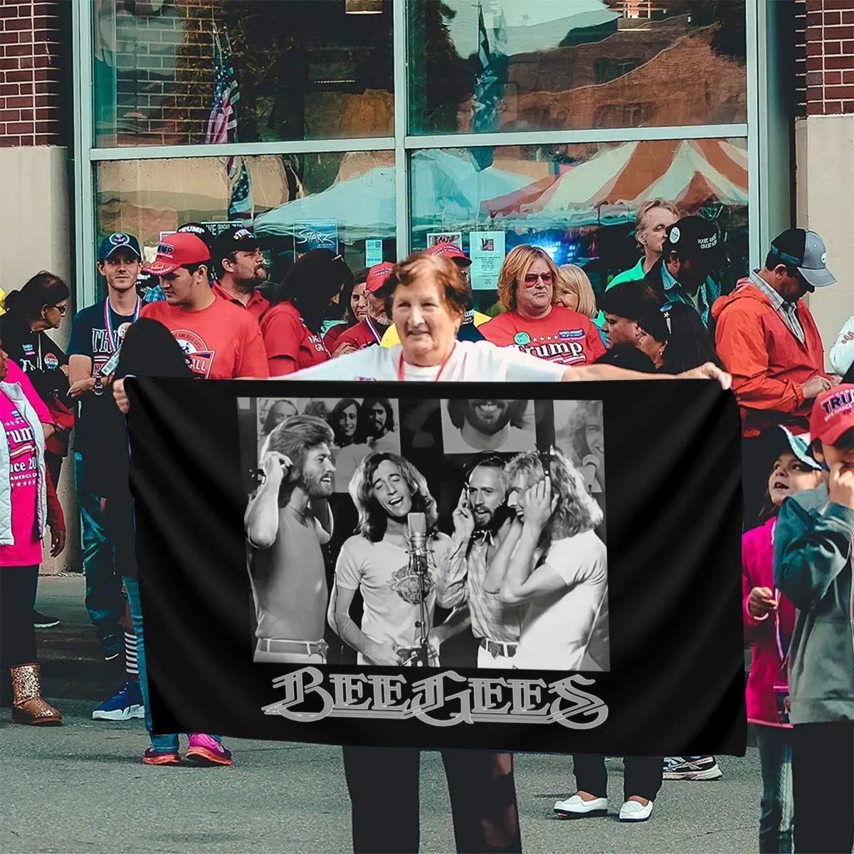 

2018 New Summer Cool Fashion Harajuku New The Bee Gees Rock Band Black Size S3Xl Spring Dj Oversize Style Flag