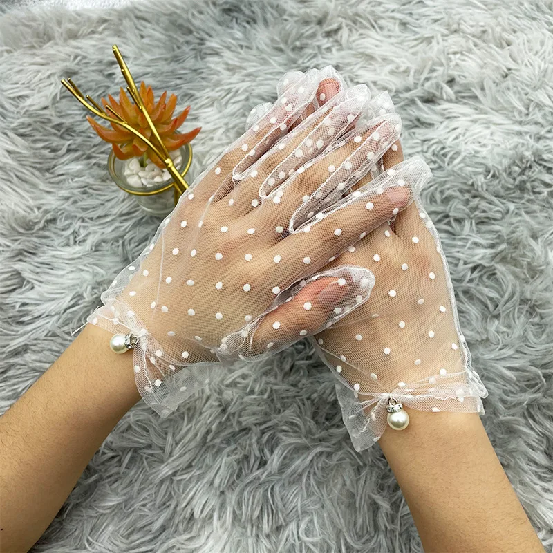 

New 1 Pair Grace Autumn Summer Women Short Tulle Gloves Stretchy Lace Spots Lotus Leaf Sheers Flexible Accessories Full Finger