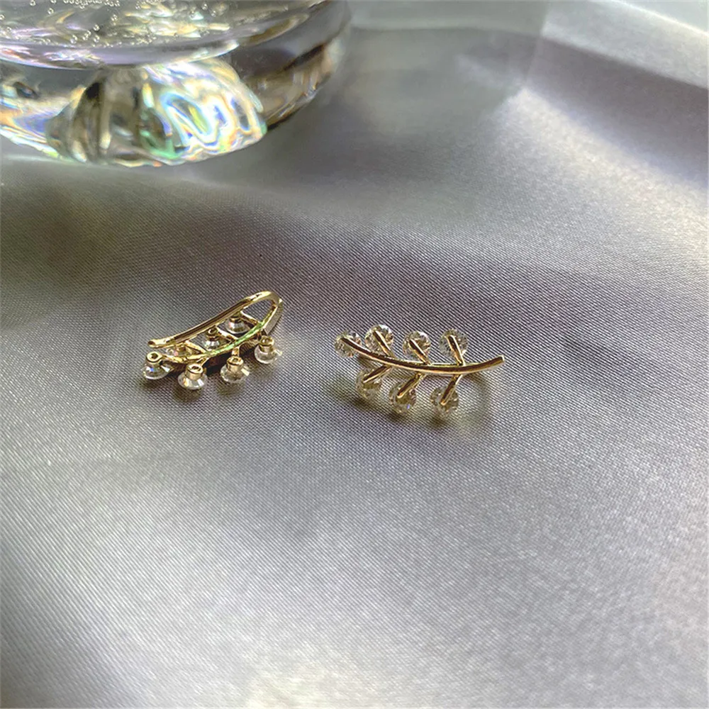 

2020 Trend Simple Zircon Gold Cute Earrings Clip For Women 925 Sterling Silver Ear Ring Fine Jewelry Female Accessories Brincos