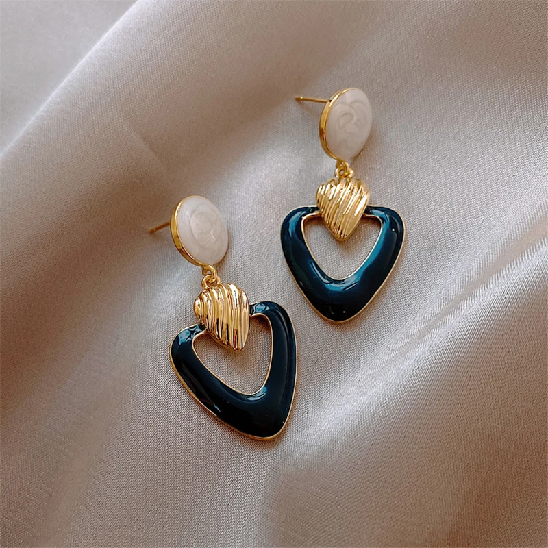 

Серьги женские, металлические, в форме сердца
