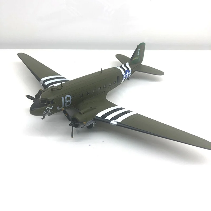 J8 1/100 специальный литой металл Дуглас C-47 Второй мировой войны транспортный истребитель моделирование модель домашний дисплей коллекция игрушек для - Цвет: J8
