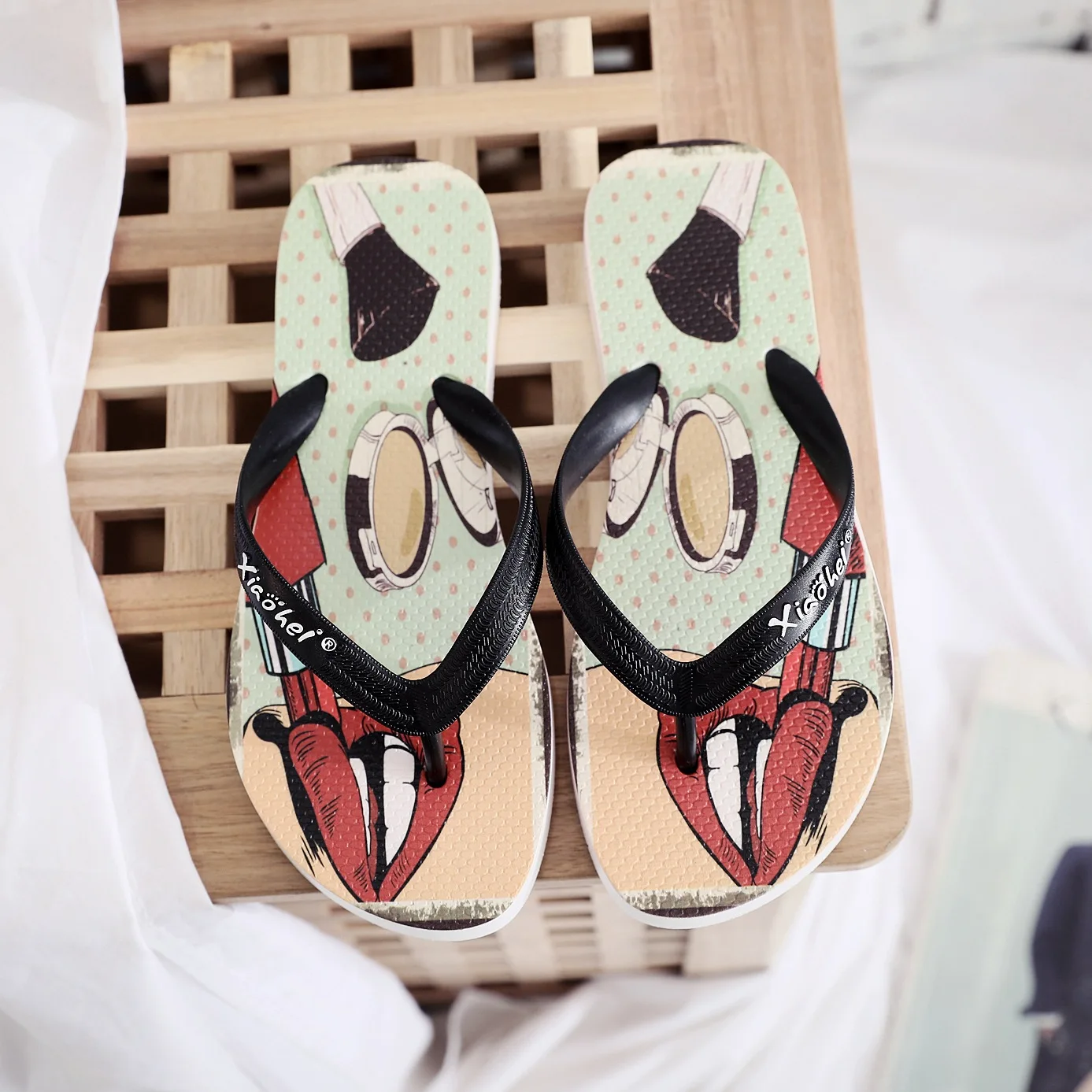 

Fashion Ladies Outdoor Casual Slippers Summer beach Women Wear Fashionable Thick Bottom Print Lovers' Character Tugs