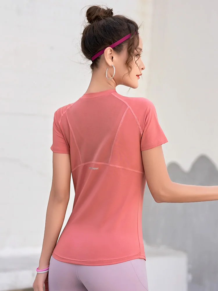 Действительно спортивная куртка женская тонкая дышащая и быстросохнущая