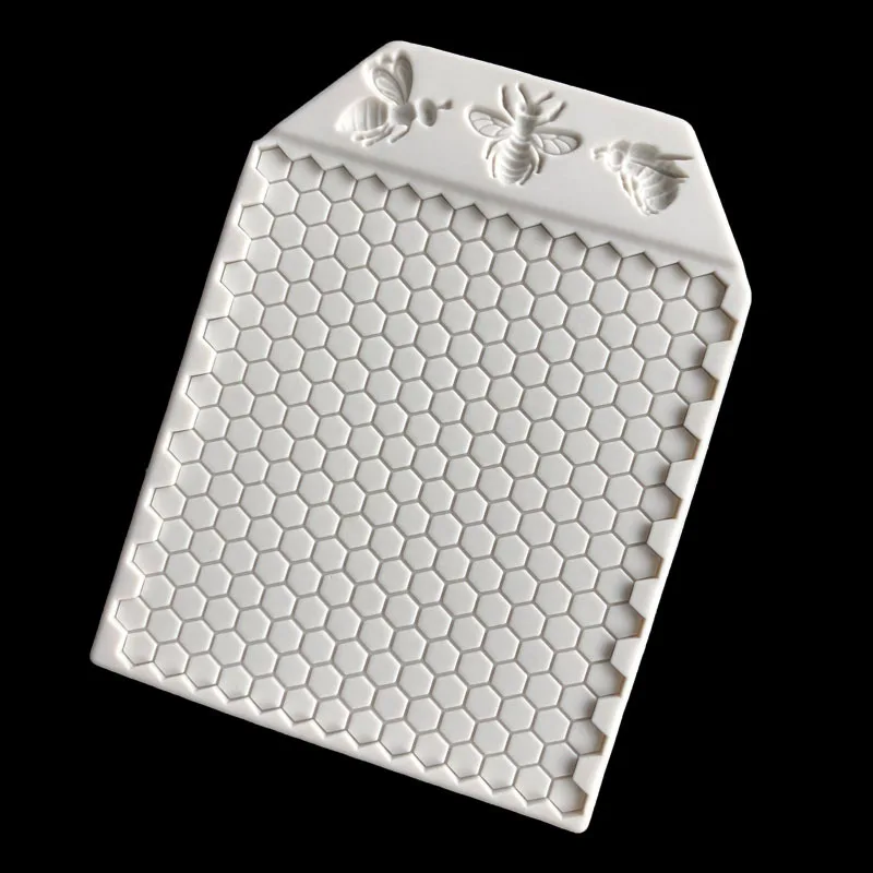 

Bee Texture Baking Cake Wraps Around The Silicone Mold 17-465