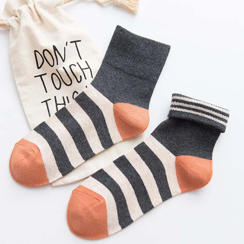 black 1Pair Socks Women Cute Animal Fashion Thick Warm Casual Winter Autumn Soft Cotton Floor Sleeping Females Korean Style Socks - Цвет: black