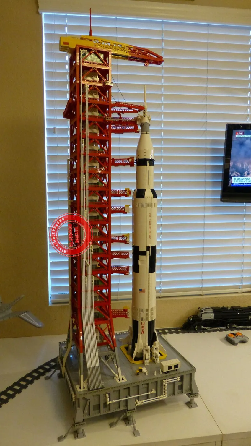 Новые 114 см высокие строительные блоки игрушки Аполлон Сатурн № 5 пусковая