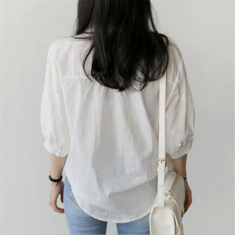 Корейский стиль вышитые трехмерный цветок белая рубашка свободного кроя с