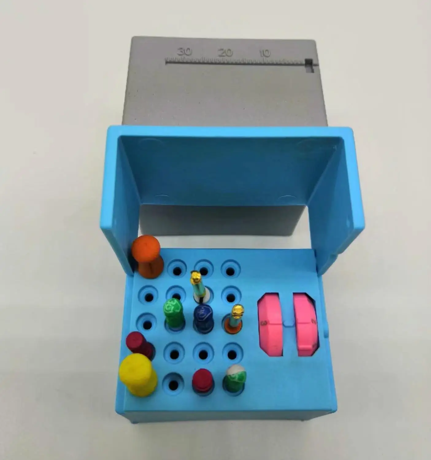 Эндододонтическая коробка для стерилизации пилок с счетчиком (49 раз/цикл)