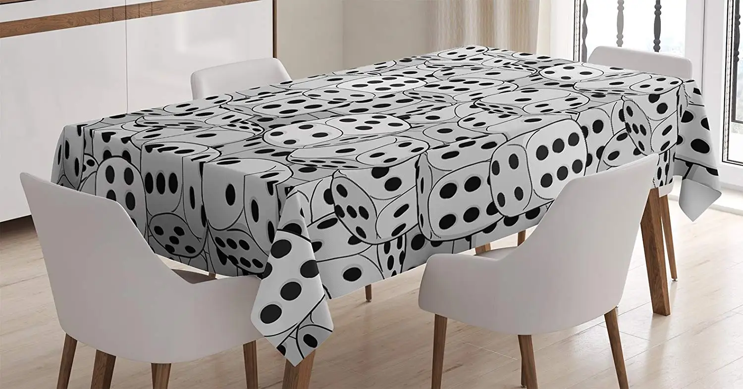 Казино скатерть кубики крупным планом абстрактные монохромным хаотично