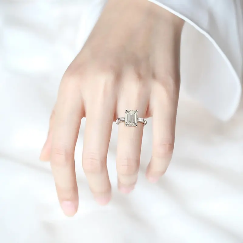 

Sparkling 7 carats AAAAA+ Zircon 925 Sterling silver rings for women Top quality Engagement Wedding party jewelry Gifts B0234