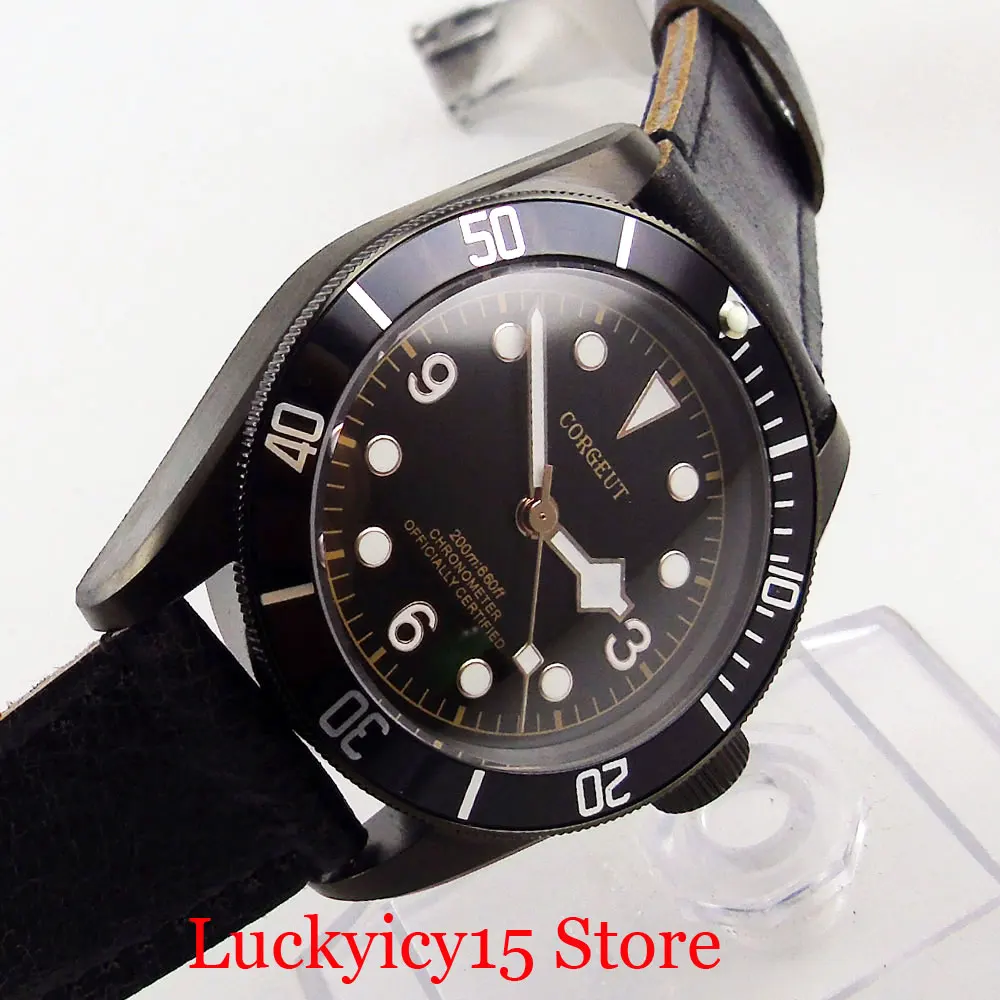 

Кожаный ремешок с сапфировым стеклом и циферблатом, 41 мм