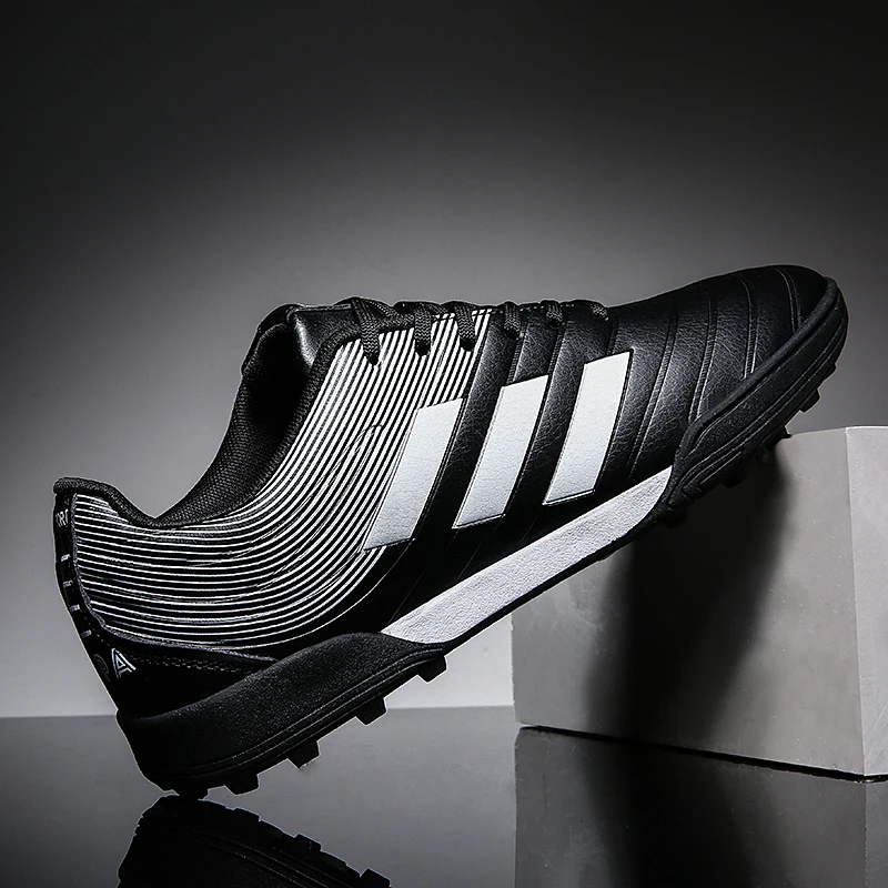 

New 2021 fashion spring spike sports football shoes men's shoes