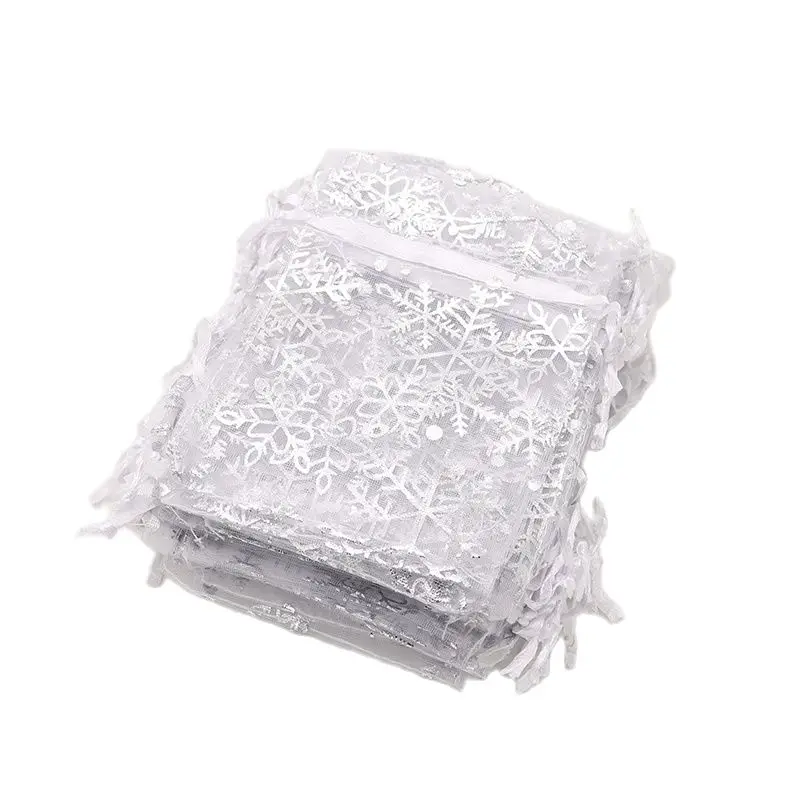 

50 шт./лот сумки из органзы с белыми снежинками 7x9 9x12 Подарочные рождественские конфеты свадебные подарки праздничные подарочные мешочки