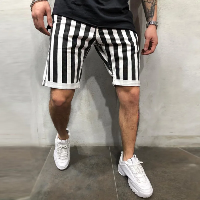 

2021 New Muscle Fitness Sports Shorts Black And White Striped Summer Outdoor Leisure Loose Shorts Five-Point Pants Men
