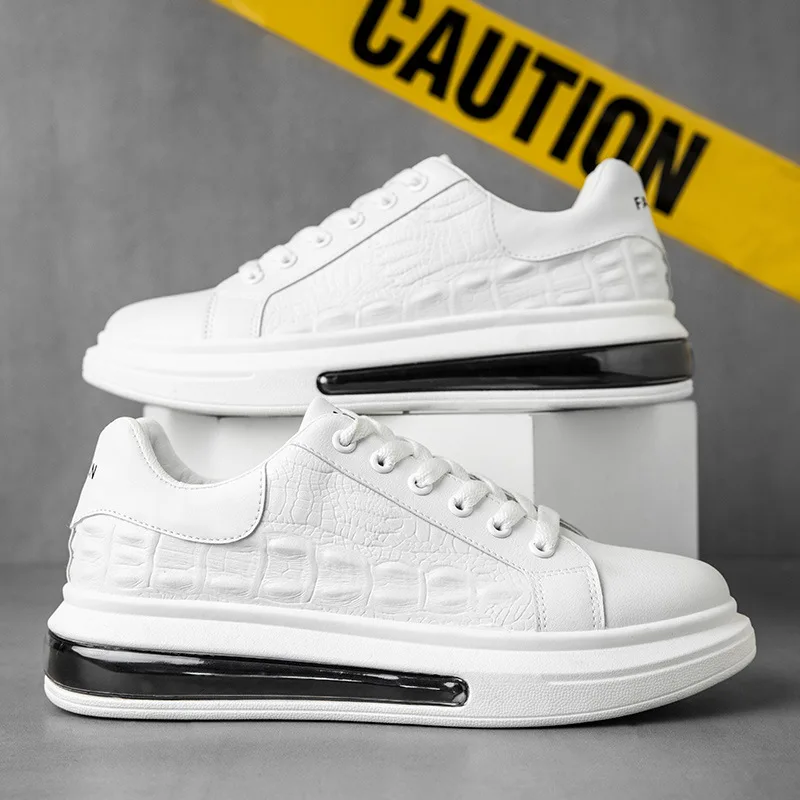

New men's small white shoes in 2021 spring