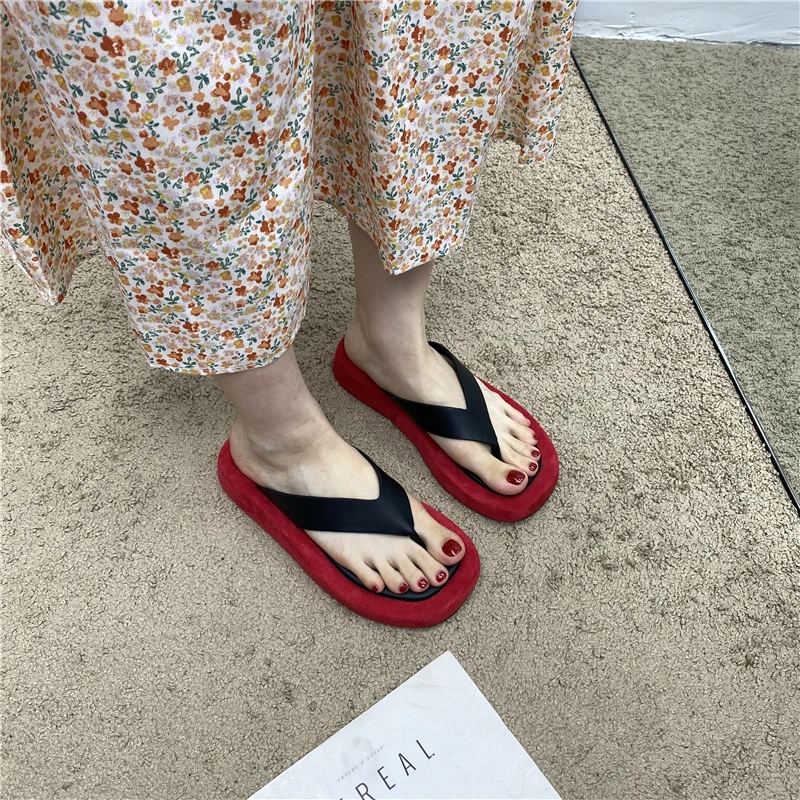 Сандалии Ginza женские на платформе пляжные шлепанцы квадратный каблук разные