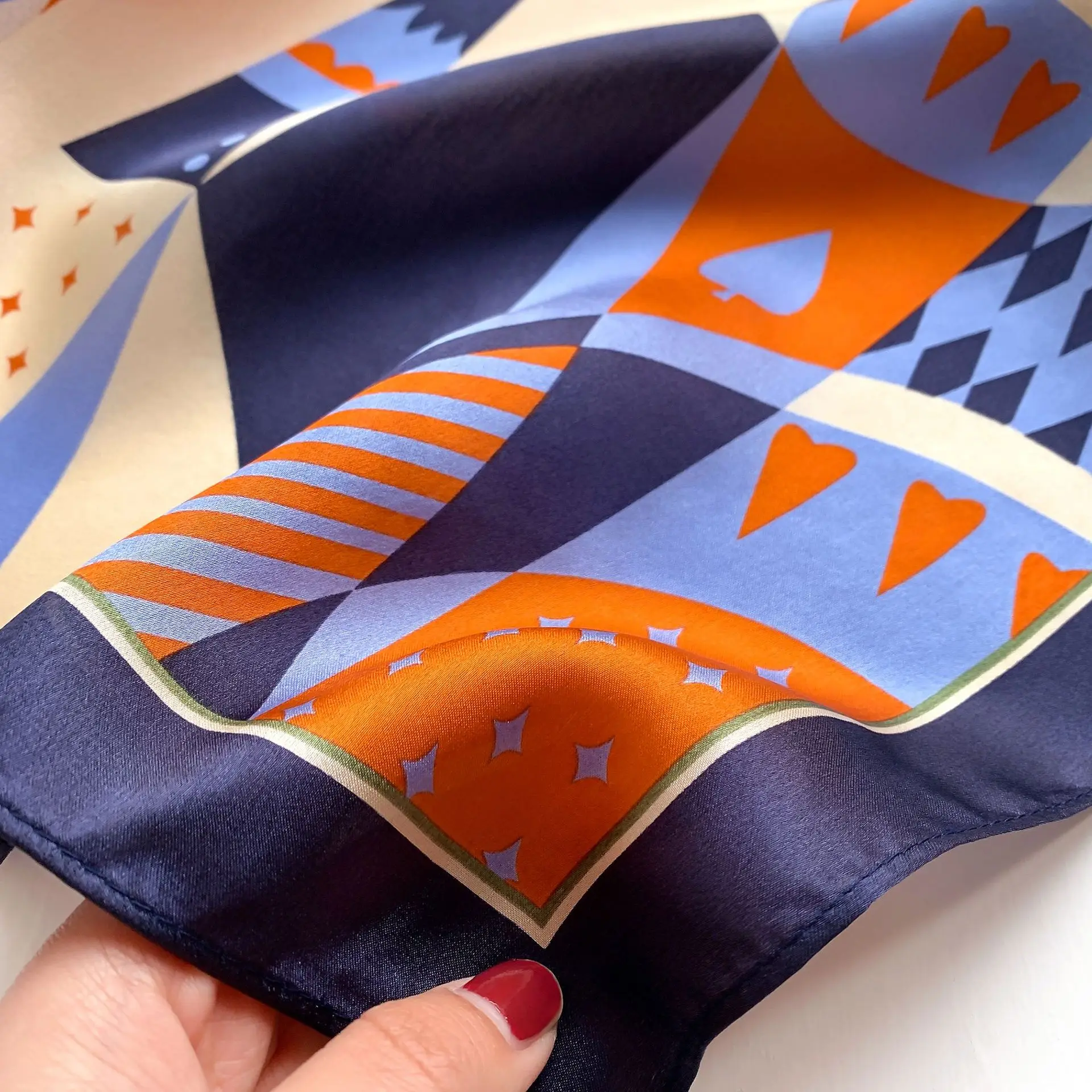 

2021 fashion new cashew nut decorated silk scarf ladies silk square scarf headband professional printing/wholesale