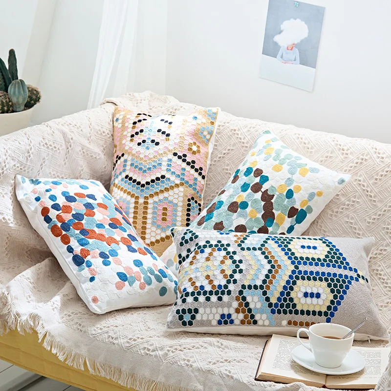 Наволочка с вышивкой на талии 30 х50 см|Наволочки| |