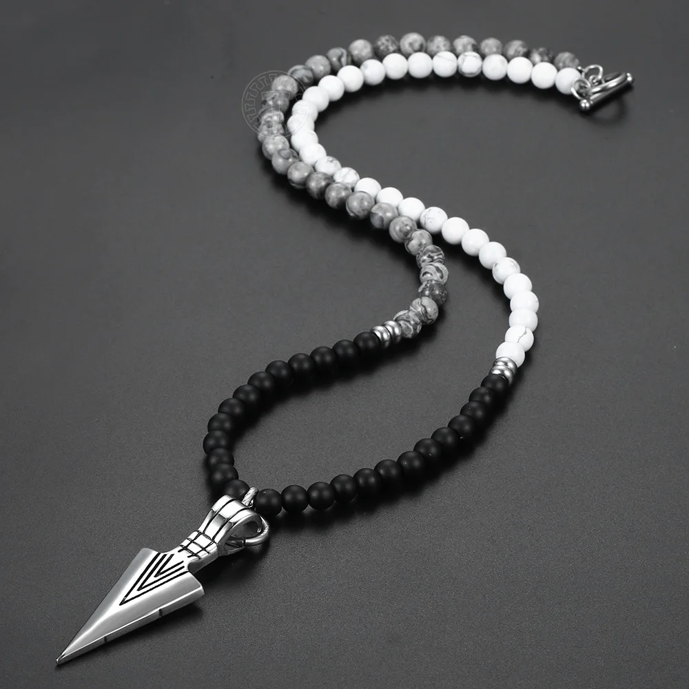 Уникальное мужское ожерелье из натурального бисера 6 мм длинное с камнем в форме