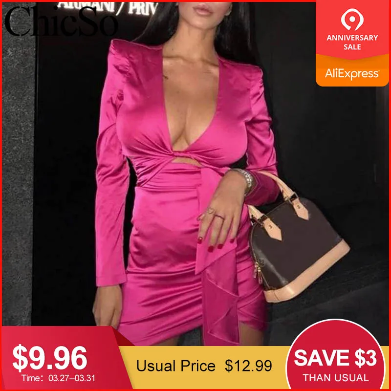 Женское атласное короткое платье MissyChilli красное с v образным вырезом и вырезами