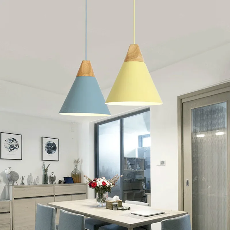 Современный подвесной светильник в скандинавском стиле светодиодный из дерева