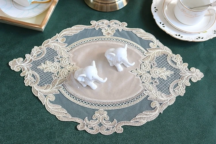 Кружевной бархатный овальный коврик для стола