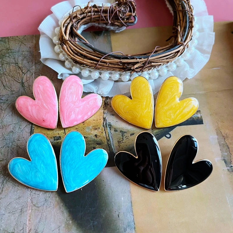 Эмалированные серьги с большим сердцем карамельных цветов картина маслом