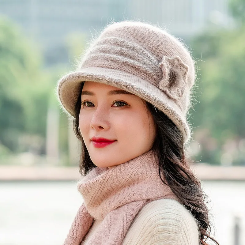 

New Hat Ladies Rabbit Hair Knitted Hat Warm In Winter And Velvet Padded Mother Hat