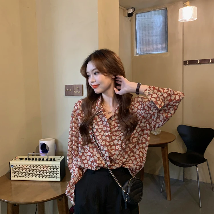 

Women's 2021 New Fashion Hong Kong Style Printed Shirt Design Non-mainstream Young Retro Hong Kong Style Floral Chiffon Top