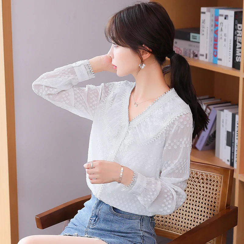 

Shirt Womens Tops Autumn 2021 New Cute Patchwork Long Sleeve Chiffon Lace Lantern Sleeve Straight V-Neck White Women Shirts