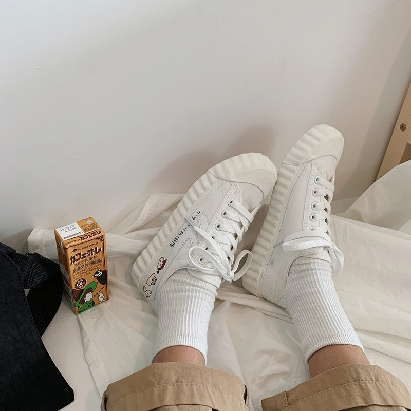 Женская парусиновая обувь Новинка 2020 года модная на плоской подошве в Корейском