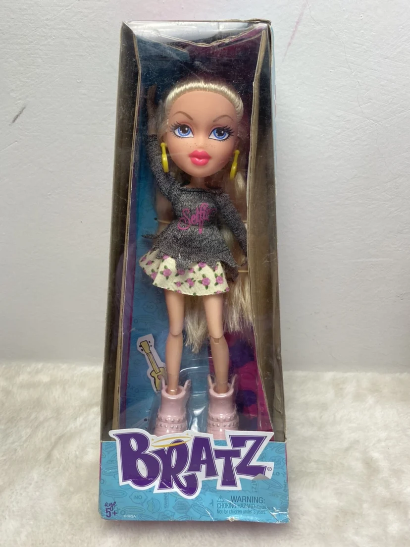 

BRATZ Bates Baez fashion princess JADE plush doll plastic joint moving girl gift model