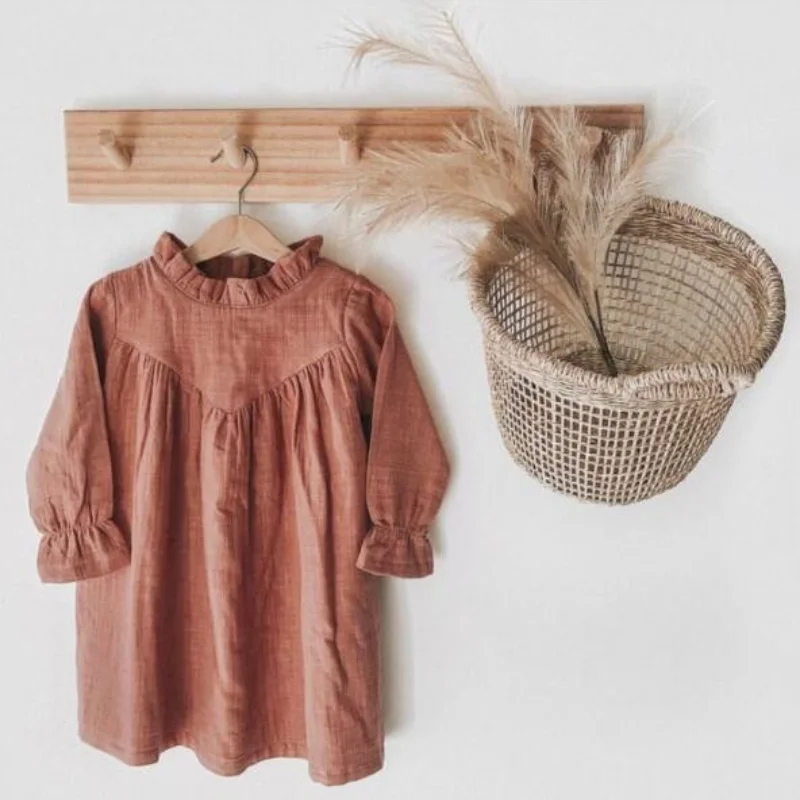 

Однотонные платья для девочек, платье с воротником с оборками для девочек, новинка 2022, весенне-осенние льняные костюмы для малышей с длинным...