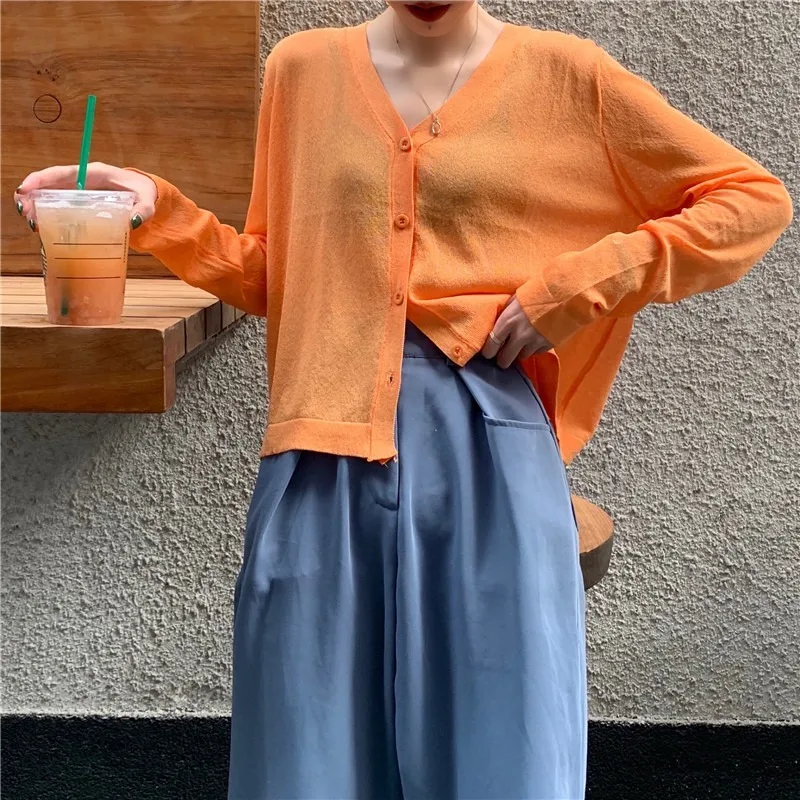 Кардиган женский летний укороченный из вискозы с длинным рукавом и V-образным