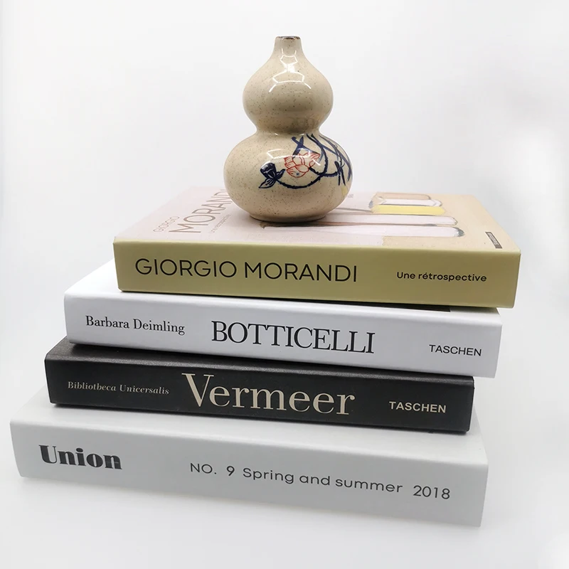 

Decorative books, fake fashion household products, brands, imitation magazines, hotel gift furniture.Gift to family