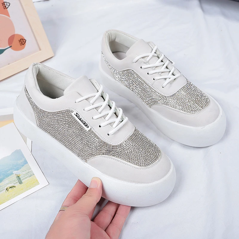

2021 New Autumn Winter Women Flats Sports Shoes Fashion Breathable Designer Running Sneakers Casual Walking Crystal Shoes Mujer