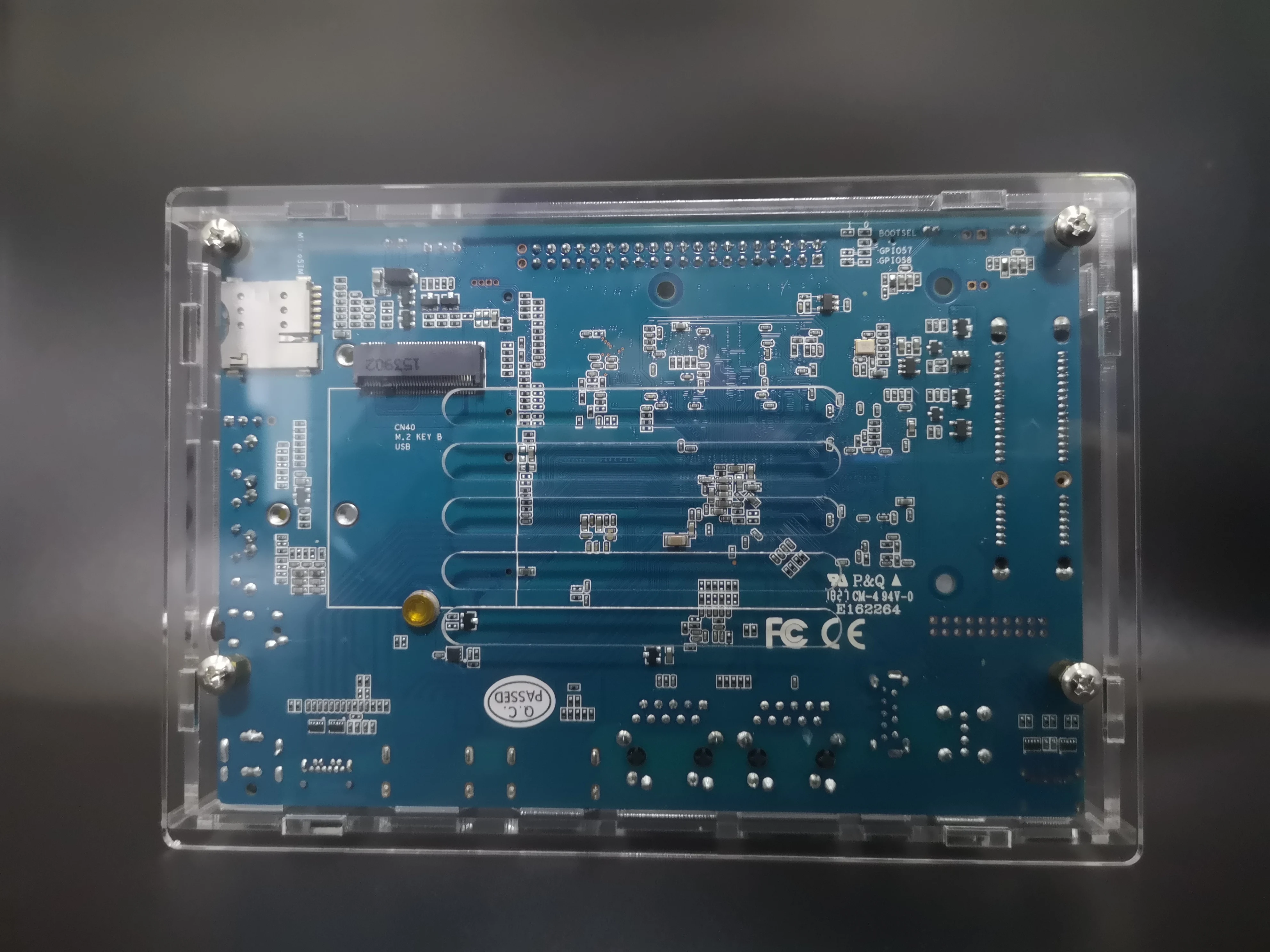 Акриловый/прозрачный чехол Banana PI W2