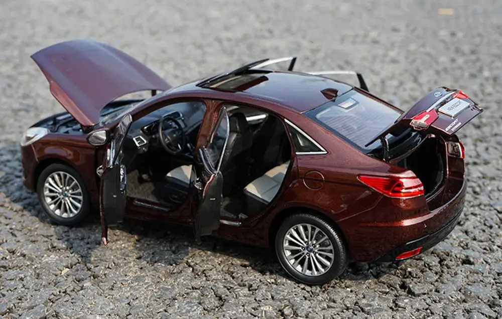 1/18 масштаб Ford ESCORT коричневый литой автомобиль Модель Коллекция игрушек подарок