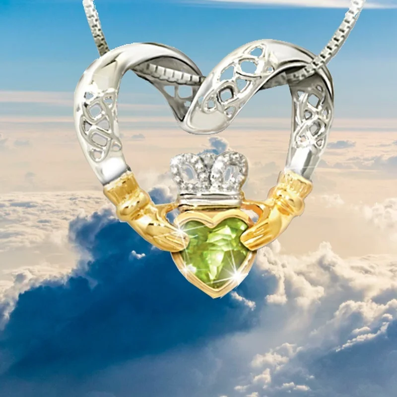 

Exquisite Luxury Hand Holding Heart-shaped Zircon Pendant Necklace Women Wedding Accessories Holiday Jewelry Gifts Wholesale