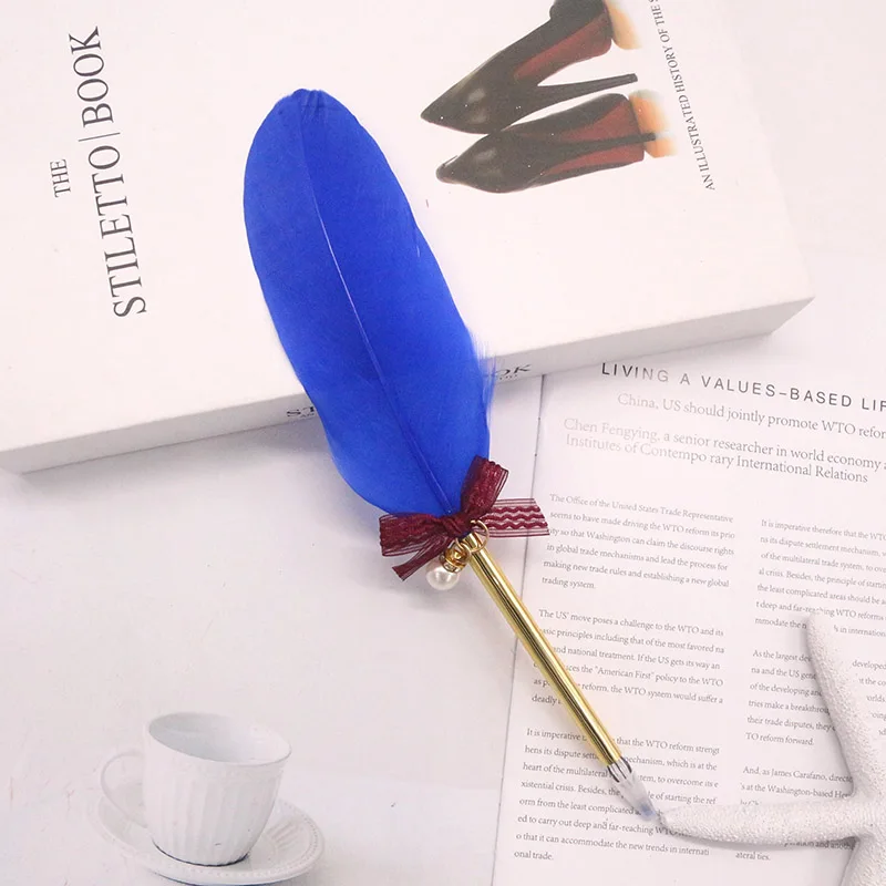 Популярная гелевая ручка с разноцветными перьями подарок на День учителя