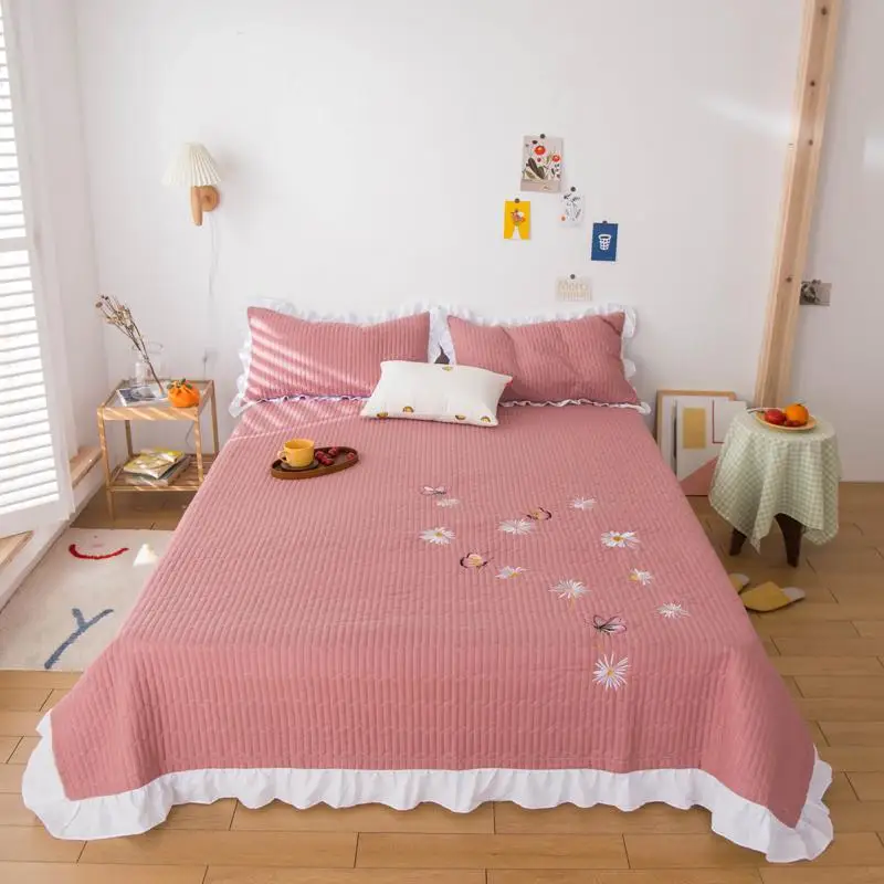 Economici Copriletto Ricamato Moda Motivo Fragola Morbido Delicato Sulla Pelle Coperta Estiva Condizionatore D'aria Coperta Letto Decorazioni Per La Casa