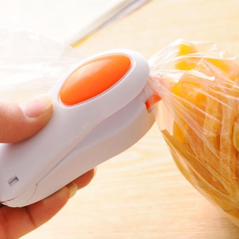 Portable Bag Clips Handheld Vacuum Sealer Mini Electric Heat Plastic Bag Sealing Household Machine Food Saver Bags Package