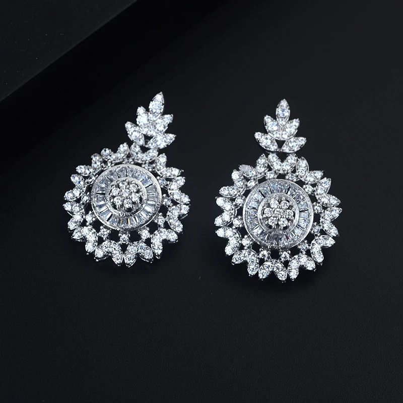 Женский ювелирный комплект из колье и подвески с фианитом | Украшения аксессуары