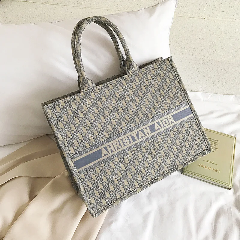 

Ins Fashion Large-capacity Tote Bag Luxury Master Design Personality Leisure Niche Letter Handbag