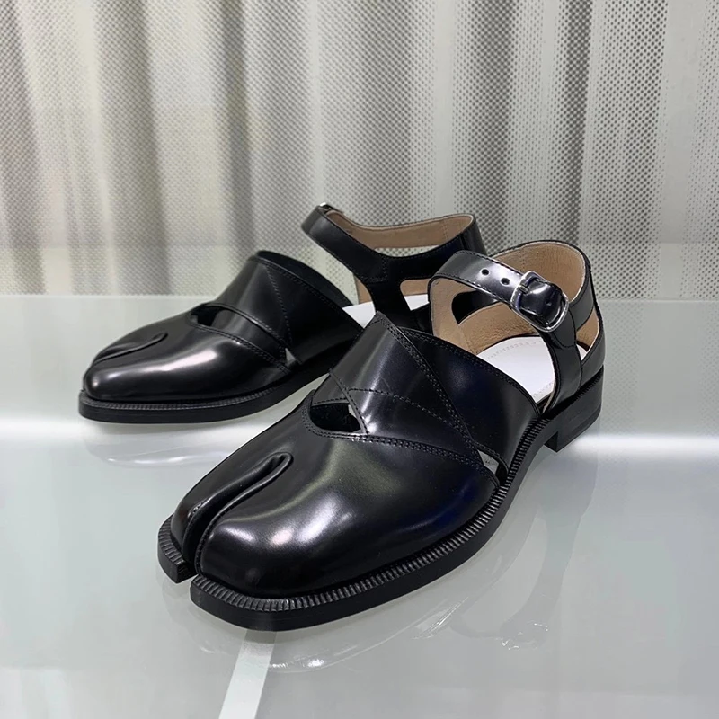 

Luxury Brand Design 2021 Spring New Square Toe Split-Toe Shoes British Style Black Mary Jane Sandals One Word Buckle Retro Shoes