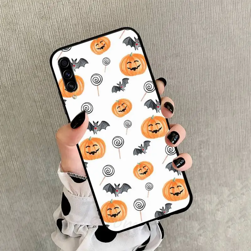 

Cute little ghost with halloween Phone Case For Samsung galaxy S 21 20 10 8 A 51 71 50 21s 70 40 20 20e note 10 plus Ultra 5g